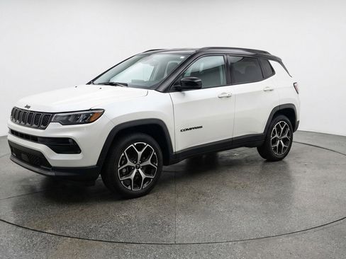 Used 2025 Jeep Compass Limited image 3