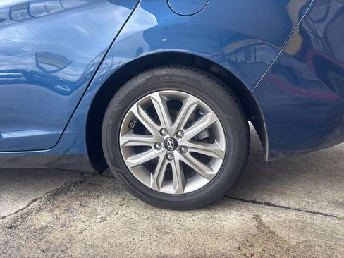 Used 2016 Hyundai Elantra SE w/ Option Group 02 FWD image 17