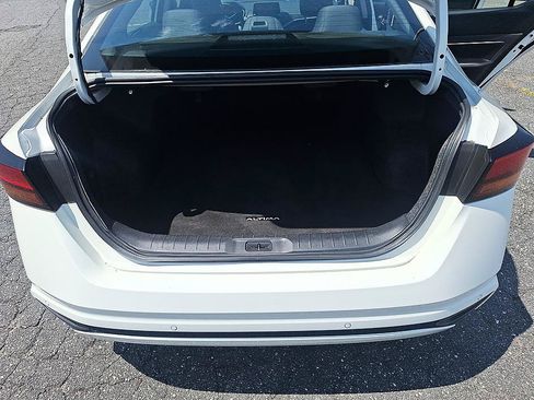 Certified 2025 Nissan Altima 2.5 SV FWD image 23