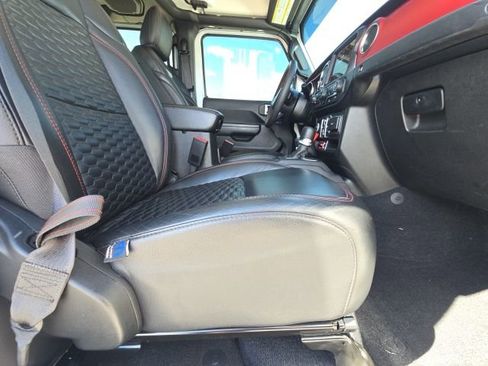 Used 2023 Jeep Gladiator Rubicon w/ LED Lighting Group image 18