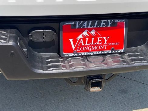 Used 2020 Toyota Tacoma TRD Off-Road w/ TRD Premium Off Road Package AWD/4WD image 25