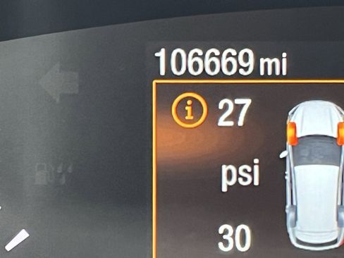 Used 2020 Ford Escape SE image 21