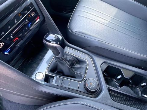 Used 2022 Volkswagen Tiguan SE R-Line AWD/4WD image 16