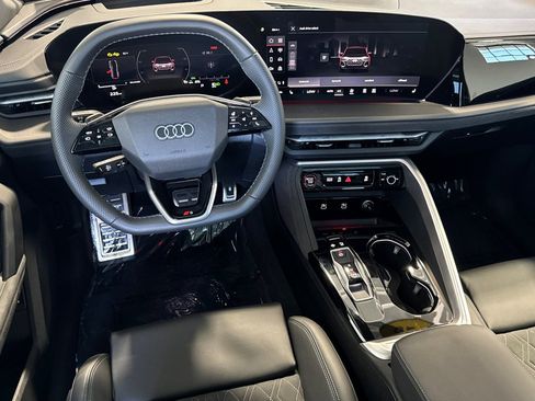 Used 2025 Audi SQ5 Premium Plus AWD/4WD image 16