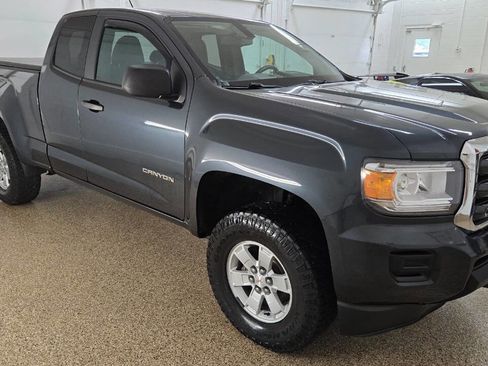 Used 2017 GMC Canyon 4x4 Extended Cab w/ Convenience Package image 3