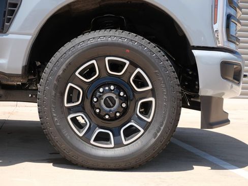 New 2026 Ford F250 Platinum w/ FX4 Off-Road Package AWD/4WD image 7
