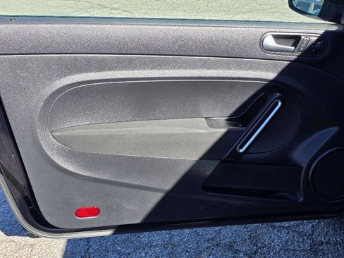 Used 2019 Volkswagen Beetle 2.0T S image 27