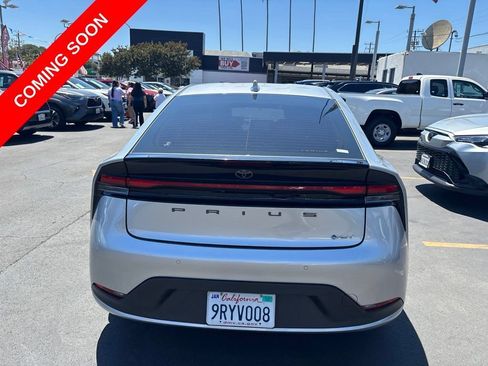 Used 2024 Toyota Prius LE FWD image 5