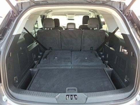 Certified 2022 Ford Explorer XLT w/ Equipment Group 202A image 27