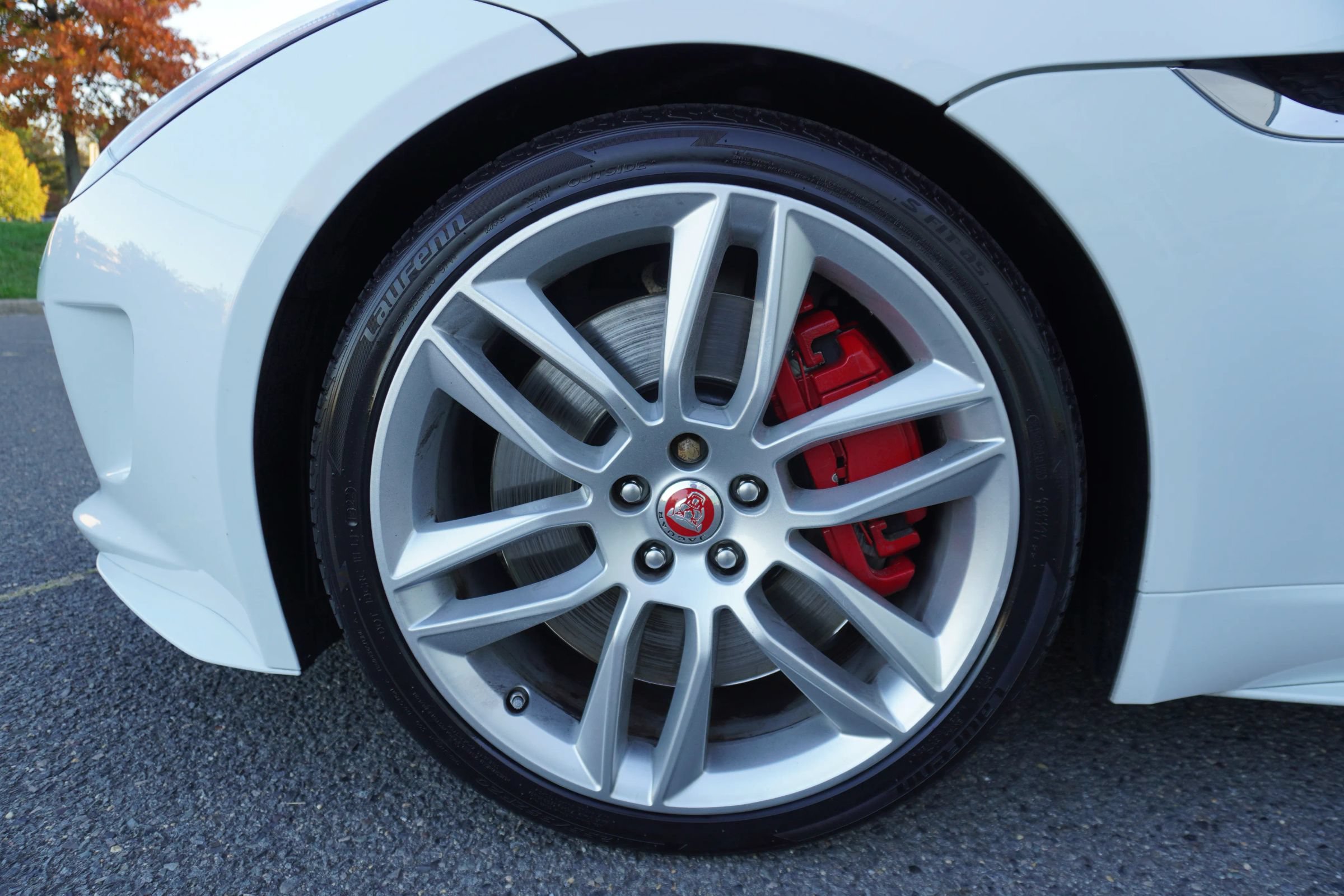 Used 2017 Jaguar F-TYPE R AWD/4WD image 20
