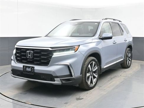 Used 2023 Honda Pilot Touring image 5