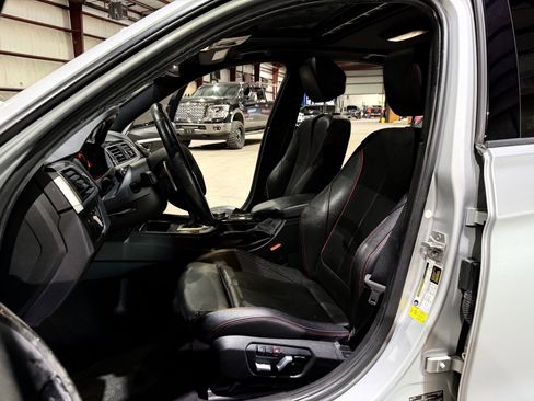 Used 2016 BMW 328i Sedan w/ Technology Package image 14