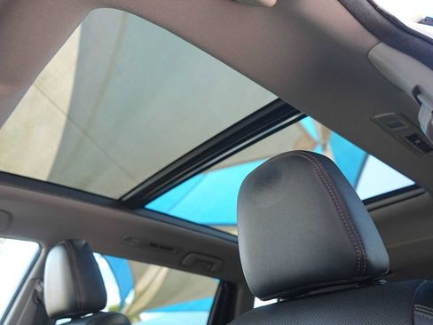 Used 2017 Toyota Highlander Limited Platinum FWD image 24