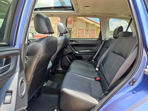 Used 2017 Subaru Forester 2.5i Touring AWD/4WD image 10