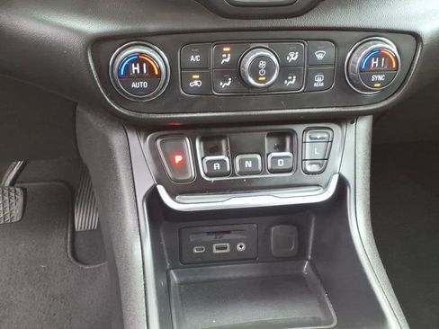 Used 2020 GMC Terrain SLT w/ Preferred Package image 21