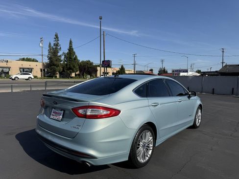 Used 2014 Ford Fusion SE w/ Equipment Group 502A FWD image 3