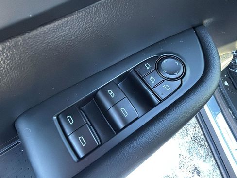 Used 2025 Buick Enclave Preferred image 23