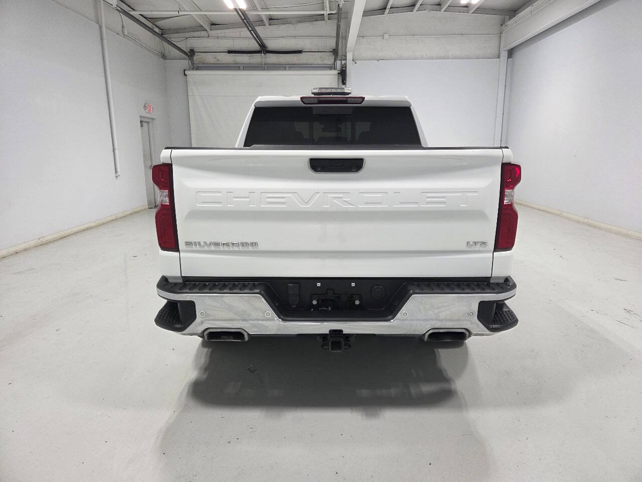 Used 2024 Chevrolet Silverado 1500 LTZ w/ LTZ Convenience Package II AWD/4WD image 8