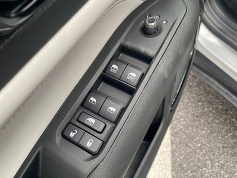 New 2026 Jeep Compass Limited image 13