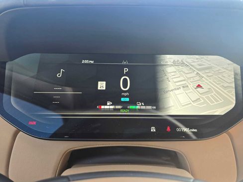 Used 2025 Land Rover Range Rover SE image 28