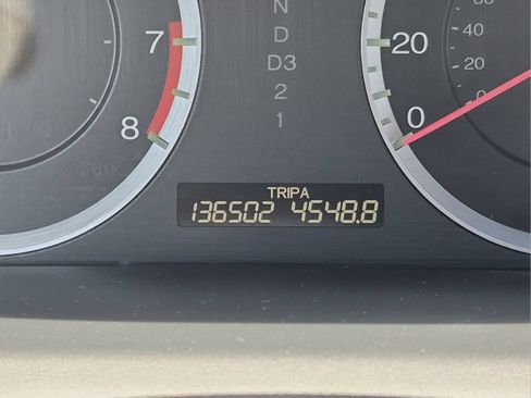 Used 2011 Honda Accord EX-L image 11