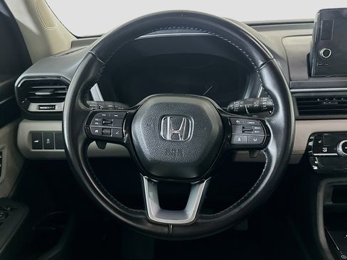 Used 2025 Honda Pilot EX-L image 18