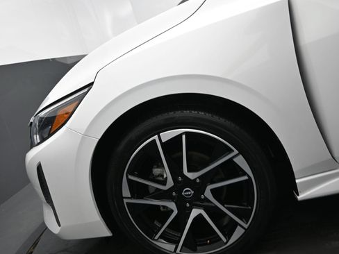 Used 2024 Nissan Sentra SR FWD image 19