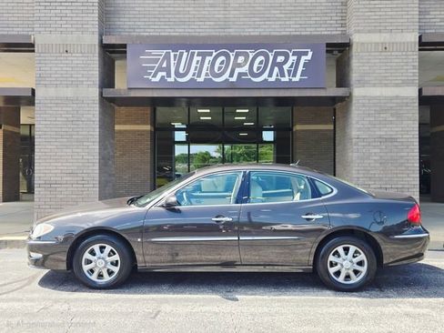 Used 2009 Buick LaCrosse CXL w/ Driver Confidence Package FWD image 5