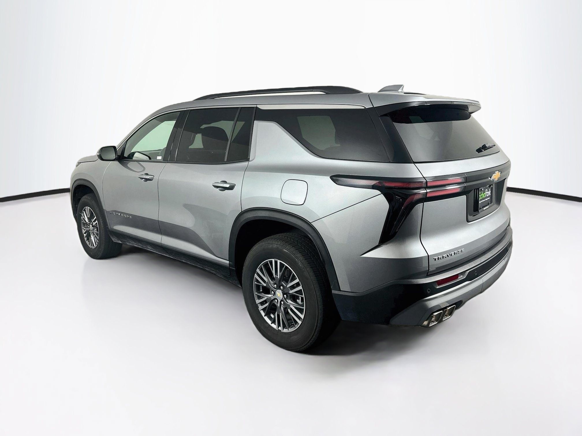 Used 2026 Chevrolet Traverse LT FWD image 5