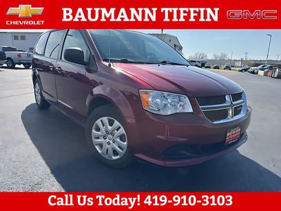 Used 2018 Dodge Grand Caravan SE w/ UConnect Hands-Free Group