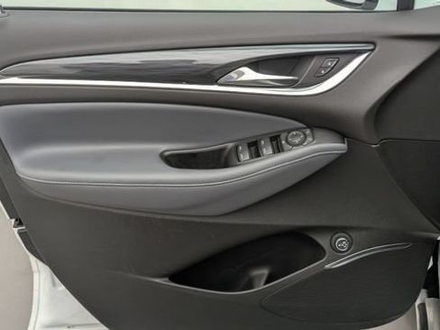 Certified 2024 Buick Enclave Essence FWD image 22
