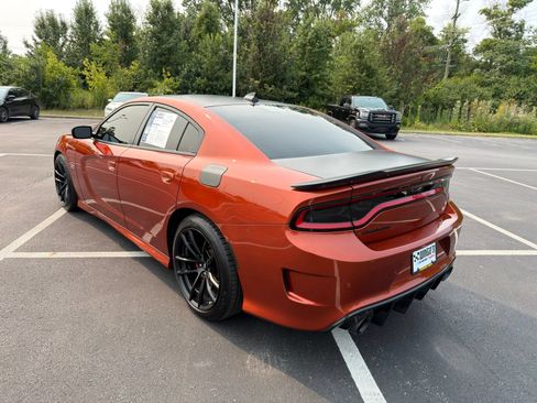 Used 2022 Dodge Charger Scat Pack w/ Dynamics Package RWD image 4