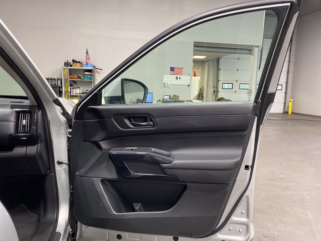 Used 2024 Nissan Pathfinder SV w/ Cargo Package AWD/4WD image 29