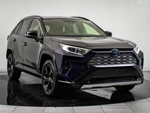 Used 2019 Toyota RAV4 XSE w/ XSE Weather Package image 12