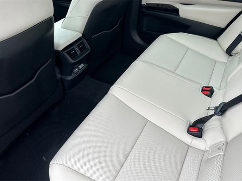 New 2025 Lexus ES 350 w/ Premium Package image 12