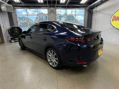 Used 2021 MAZDA MAZDA3 s FWD image 3
