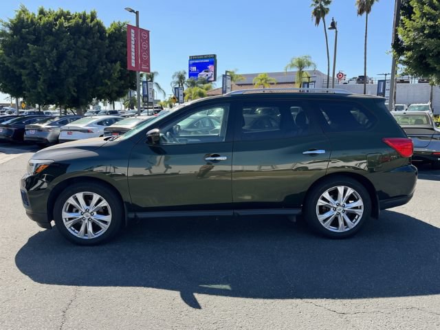 Used 2018 Nissan Pathfinder SL w/ SL Premium Package FWD image 4