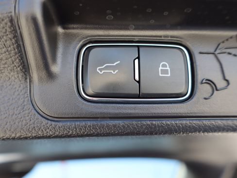 Used 2022 Ford Explorer Platinum w/ Equipment Group 601A image 32