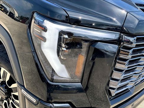 Used 2025 GMC Sierra 2500 Denali Ultimate AWD/4WD image 27