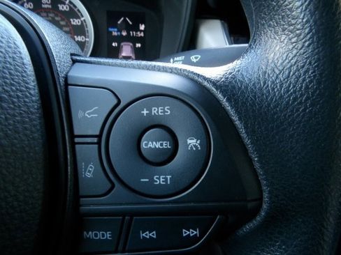 Used 2022 Toyota Corolla Cross L image 29