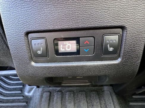 Used 2024 Mitsubishi Outlander SEL AWD/4WD image 16
