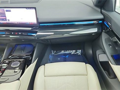 Used 2025 BMW 530i image 38