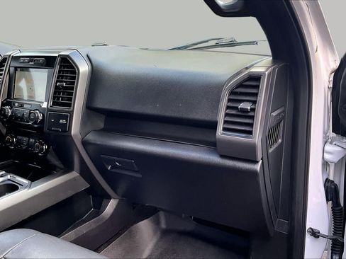 Used 2017 Ford F150 XLT w/ Equipment Group 302A Luxury AWD/4WD image 19