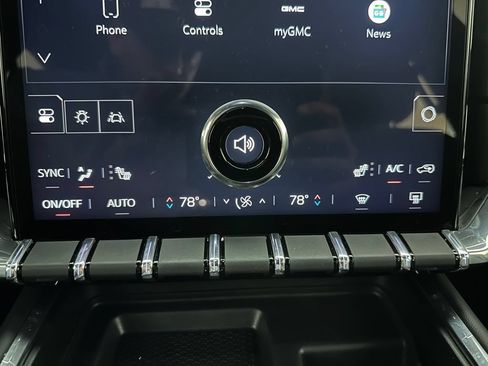 Used 2024 GMC Acadia Elevation w/ Luxury Package FWD image 23