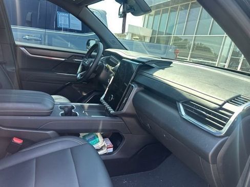 Used 2024 GMC Acadia Elevation w/ Luxury Package FWD image 25