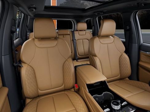 New 2026 Jeep Grand Cherokee Summit w/ Obsidian Package AWD/4WD image 16