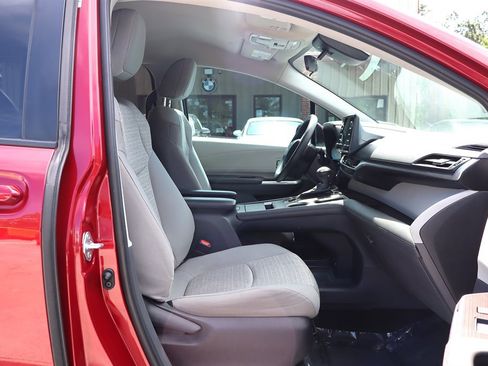 Used 2022 Toyota Sienna LE FWD image 20