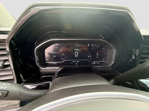 Used 2024 GMC Sierra 1500 SLT image 39