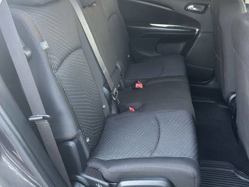 Used 2018 Dodge Journey SE image 22