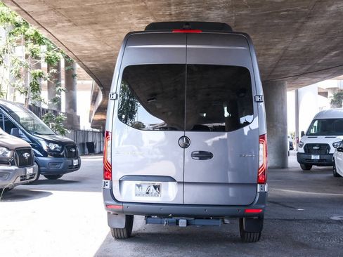Used 2024 Mercedes-Benz Sprinter 2500 image 5